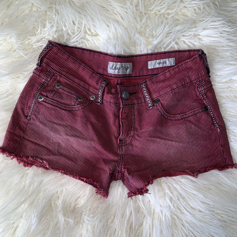 Daytrip distressed shorts